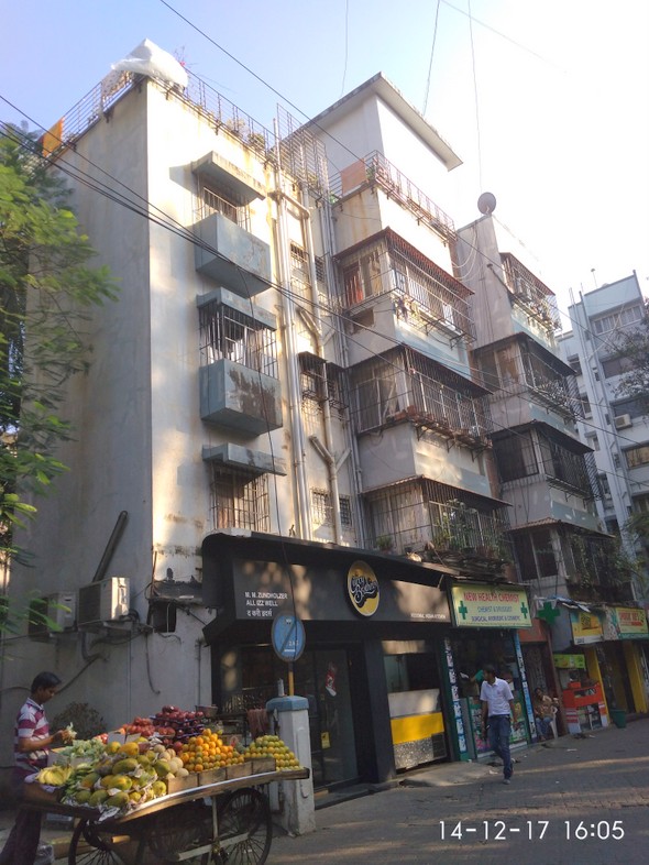 2 BHK Semi Furnished in Hardik Villa , Bandra West