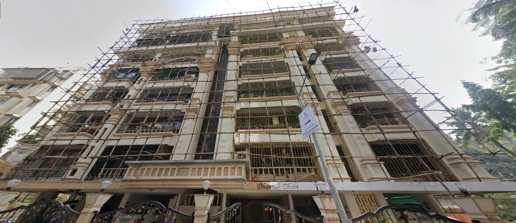 3 BHK Semi Furnished in Dheeraj Dhan , Bandra West