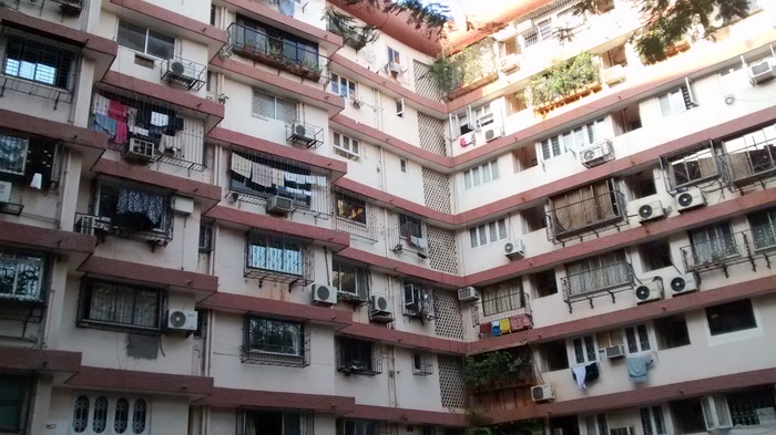 1 BHK Semi Furnished in Manju Mahal , Bandra West