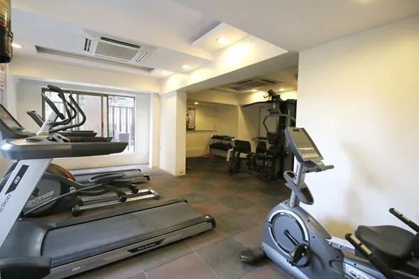 4 BHK Flats for Sale in Dheeraj Serenity, Santacruz West
