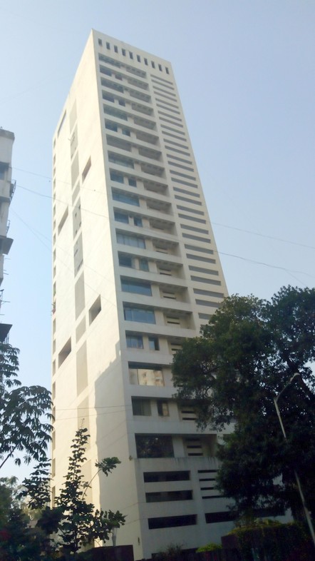 Duplex Semi Furnished in Raheja Regale , Nepeansea Road