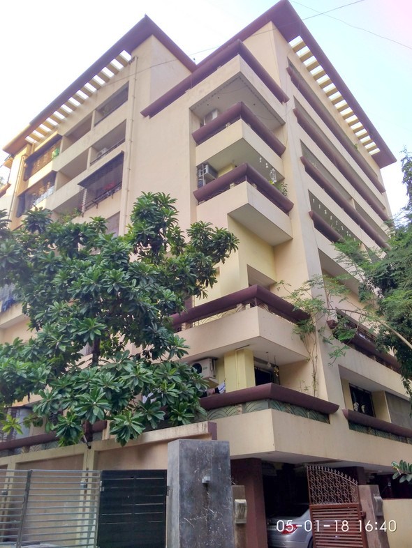 2 BHK Semi Furnished in Neelam , Santacruz West