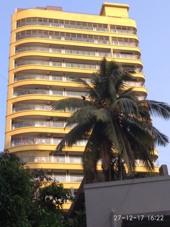 3BHK Semi Furnished in Skyper Tower , Bandra West