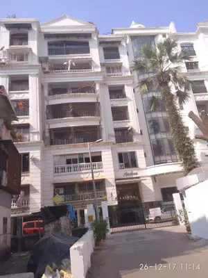 3 Flats for Sale in Dheeraj Aashna, Santacruz