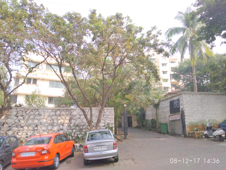 2 BHK Florida Apartment, Bandra West — for Rent