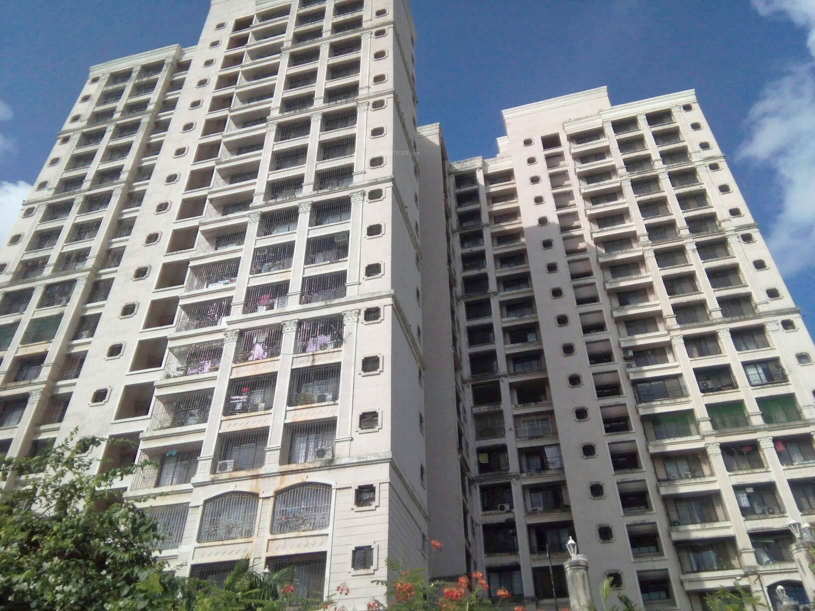 2BHK Semi Furnished in Celestia Heights , Malad West