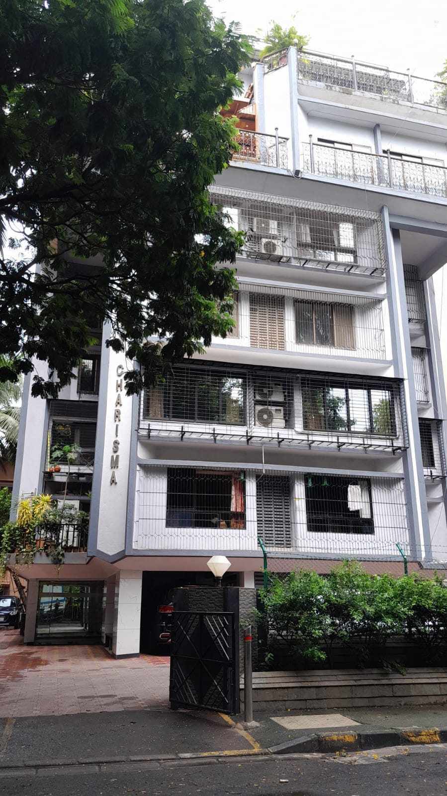 2 BHK Flats on Rent in Charisma, Bandra West