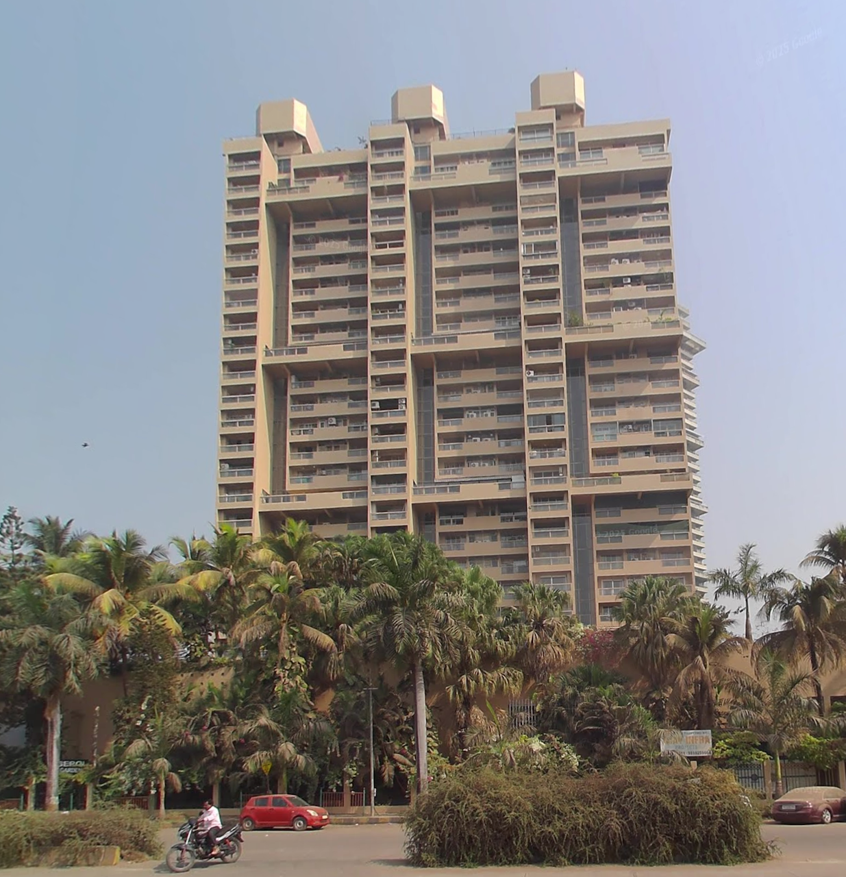 4 BHK Flats for Sale in Oberoi Sky Garden, Andheri West