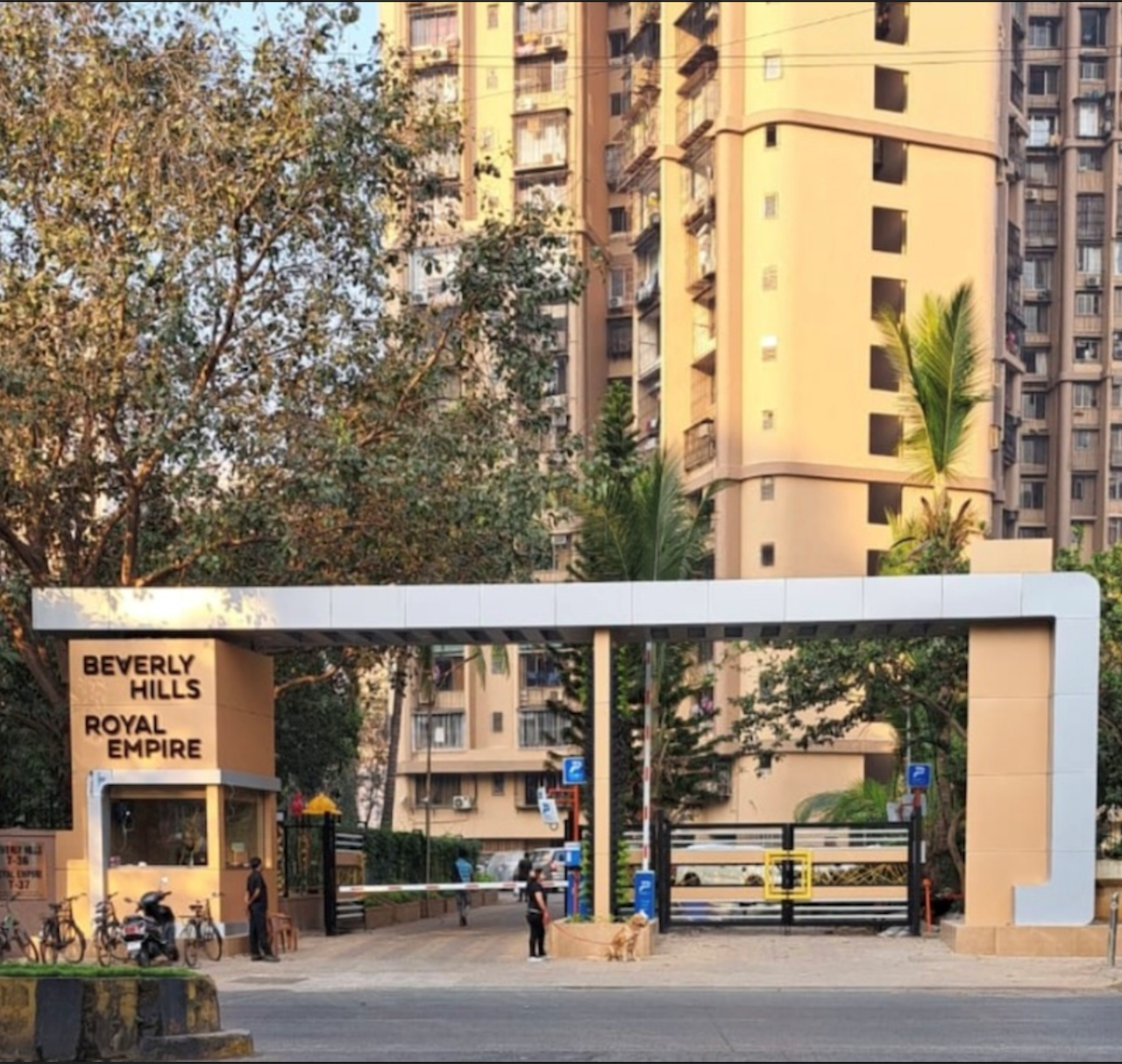 6 - Royal Empire, Andheri West