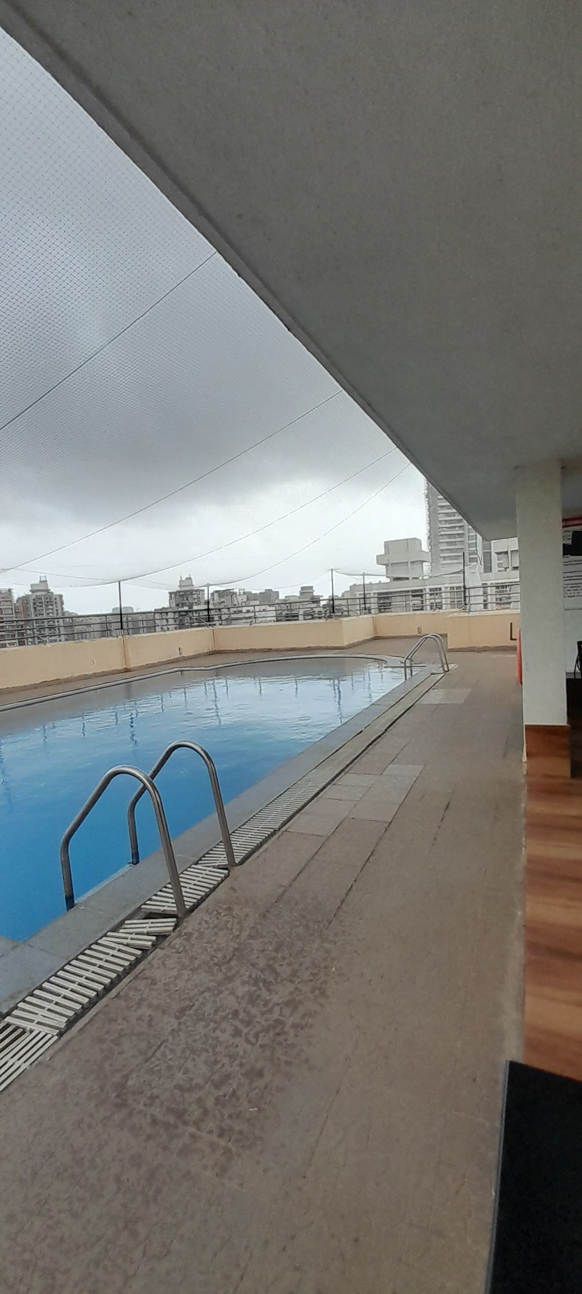 Swimmingpool - Renaissance, Andheri West