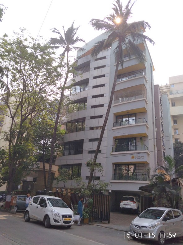 Flora, Khar West