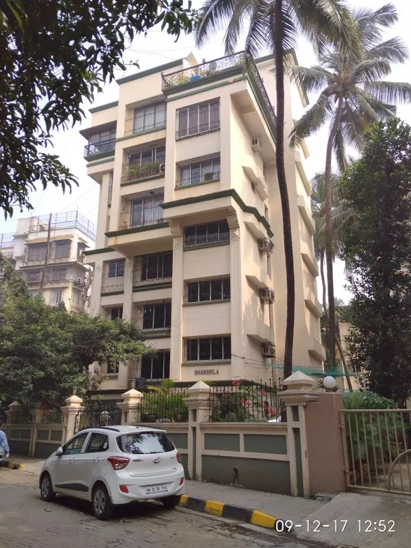 1 BHK Flats on Rent in Shangrila Apartment, Bandra West