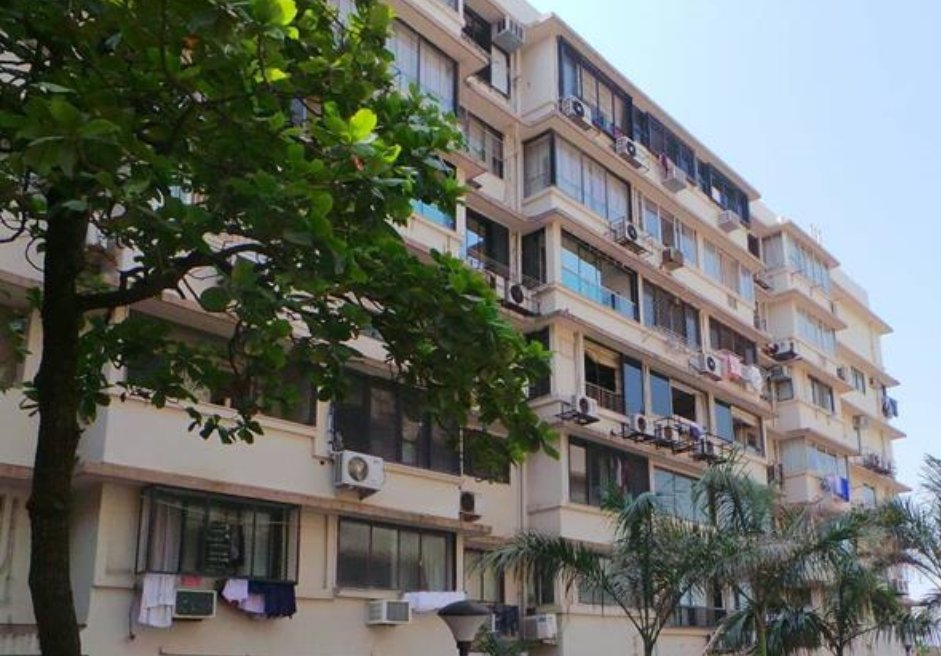 1 BHK Semi Furnished in Shimla House , Nepeansea Road