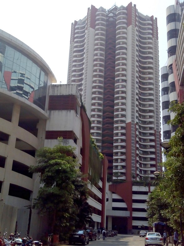6 BHK Semi Furnished in Marathon Era , Lower Parel