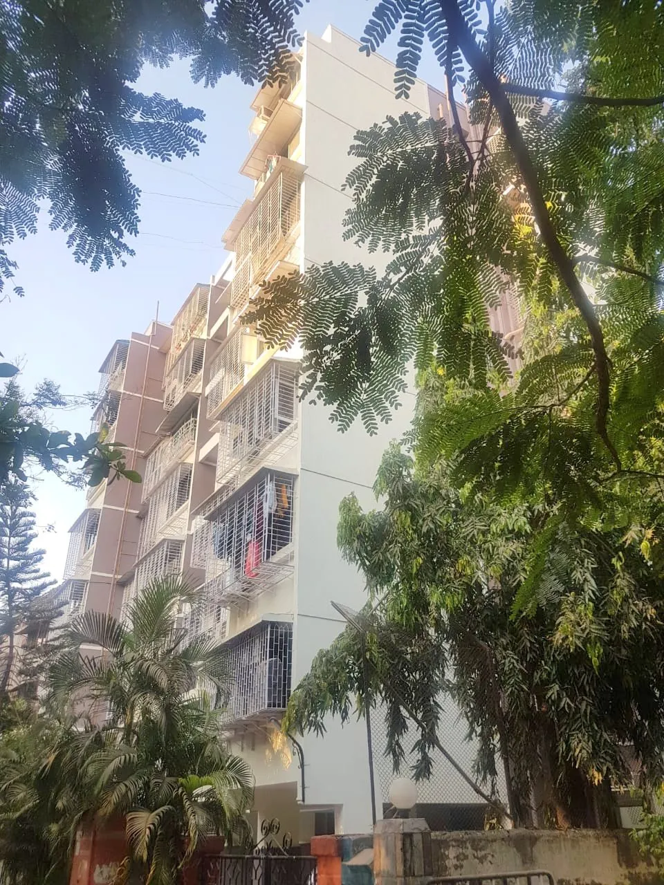 2 BHK Flats for Sale in Bharati Apartments, Andheri West