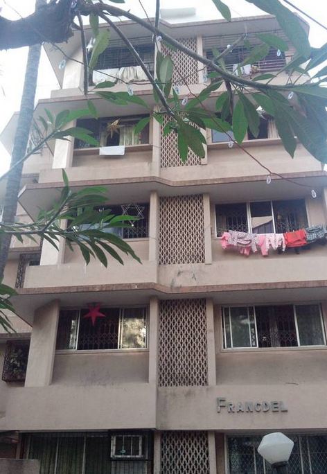 2 BHK Semi Furnished in Francdel , Bandra West