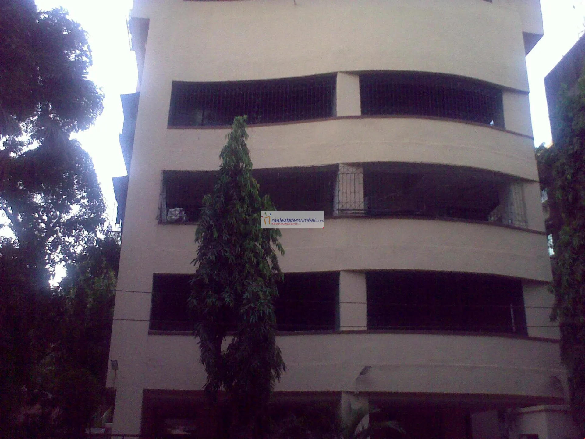 3 BHK Flats on Rent in Satnam, Bandra West