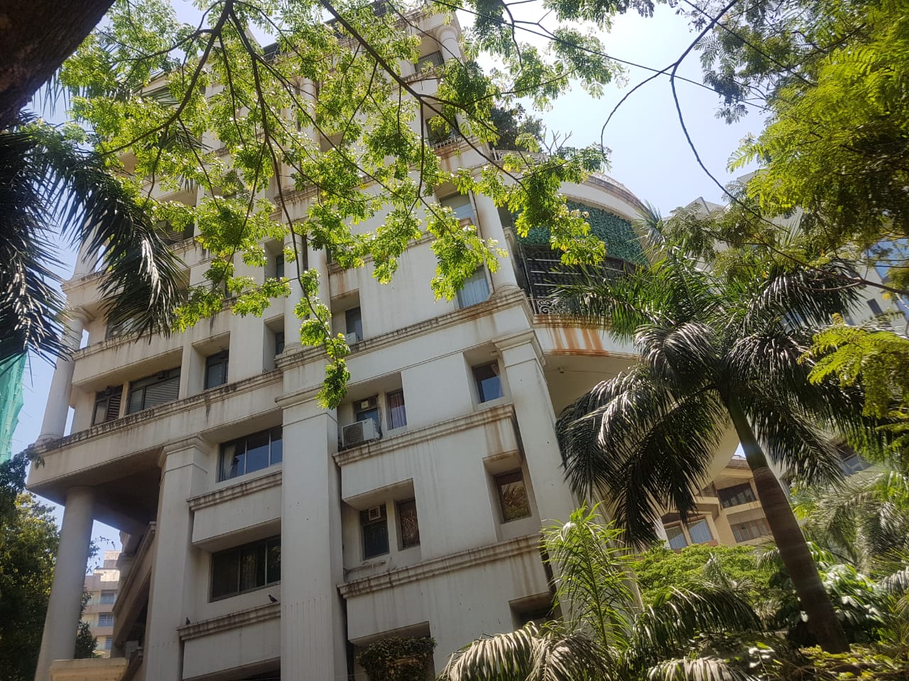 Building - Karmayog, Juhu