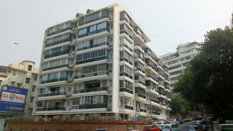 3 BHK Un Furnished in Prabhu Kunj , Peddar Road