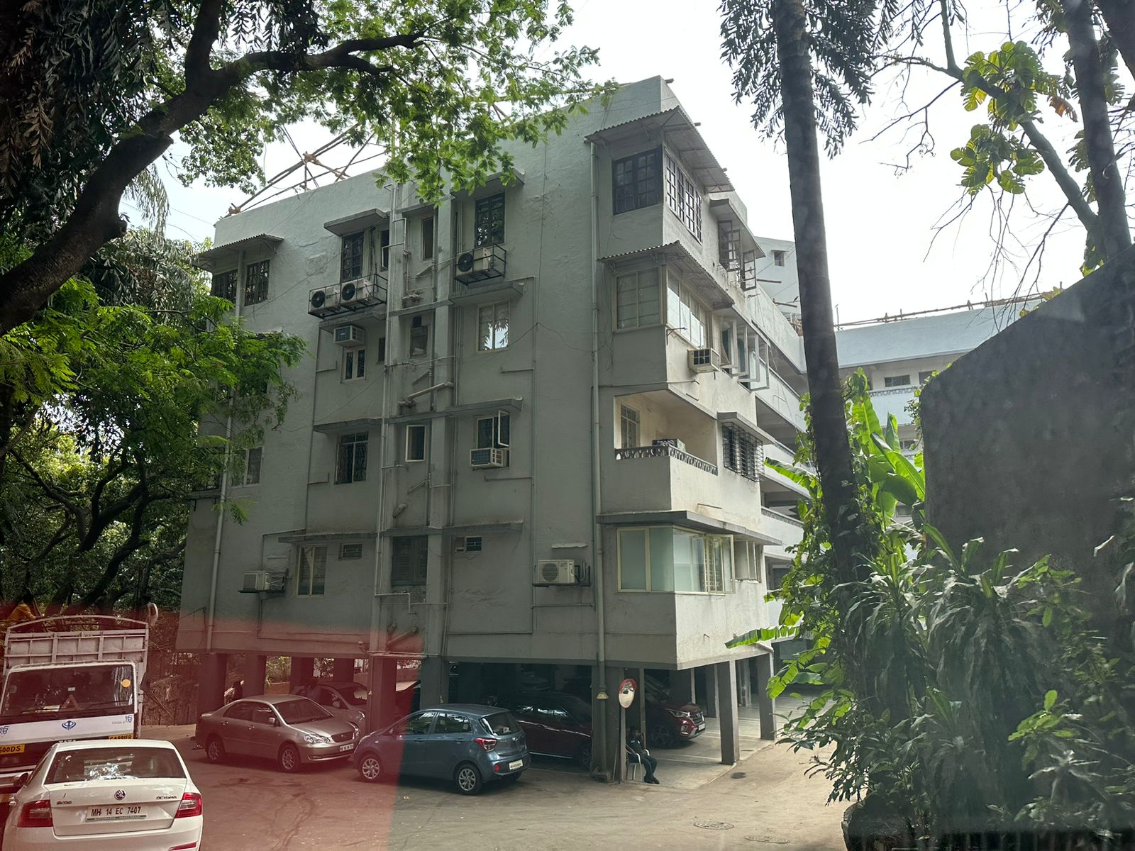 3 - Metropolitan, Bandra West