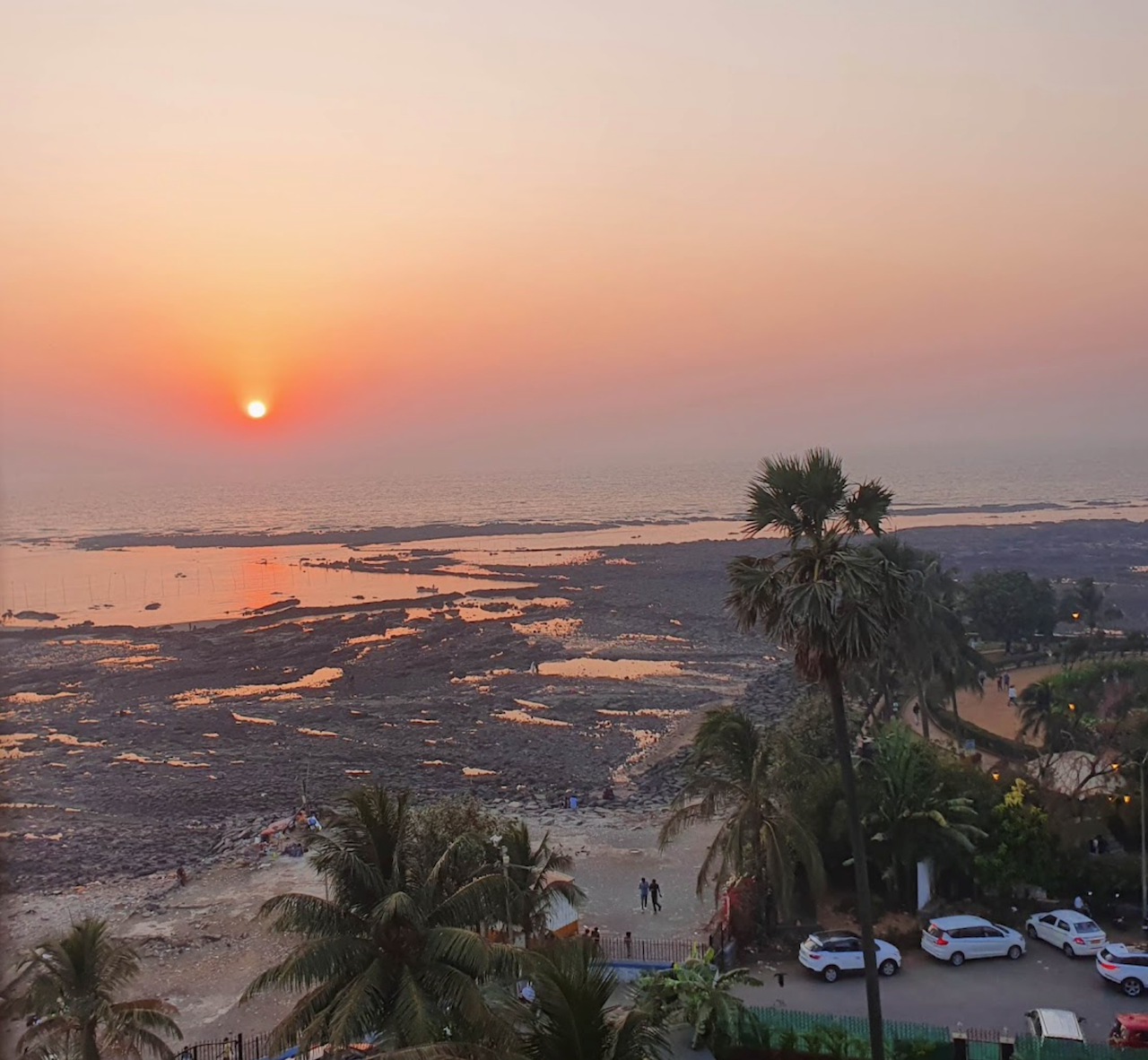 2 BHK Flats on Rent in Dhaval Ganga, Bandra West