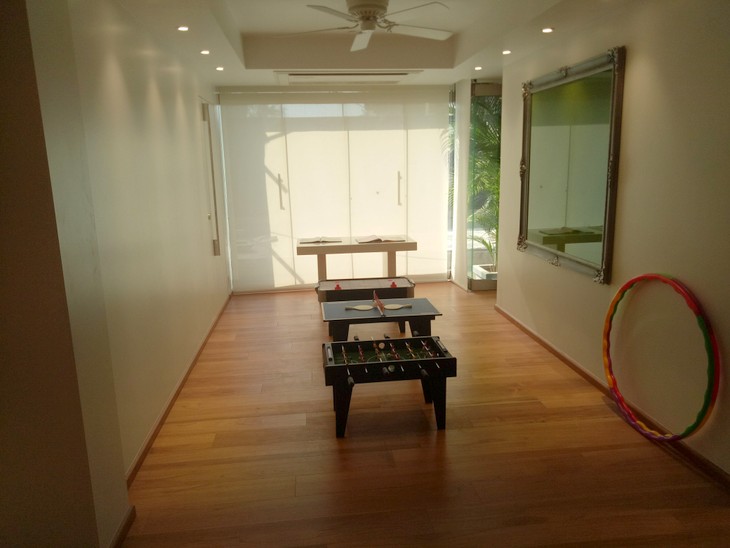 2 BHK Semi Furnished in Rustomjee Paramount , Khar West - Photo 5