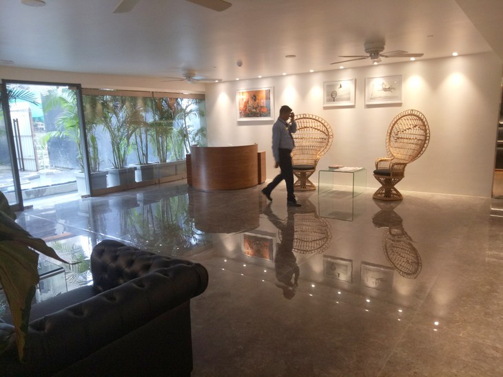 Ahu Area4 - Rustomjee Paramount, Khar West