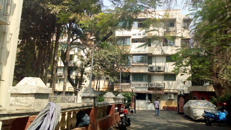3 BHK Semi Furnished in Mansarovar , Walkeshwar