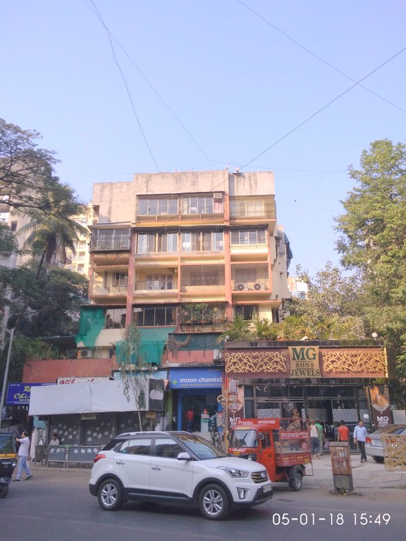 2 BHK Semi Furnished in Mangal Smruti , Khar West