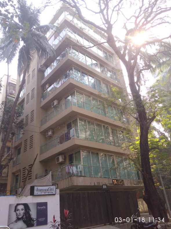 Tanish, Khar West