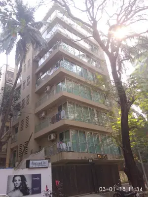 2 BHK Flats on Rent in Tanish, Khar West
