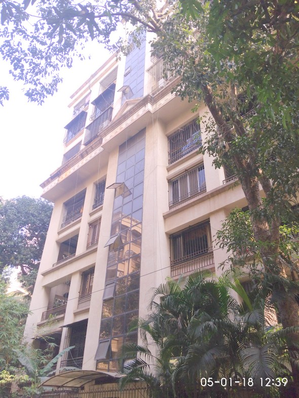 2 BHK Semi Furnished in Sutrim , Khar West