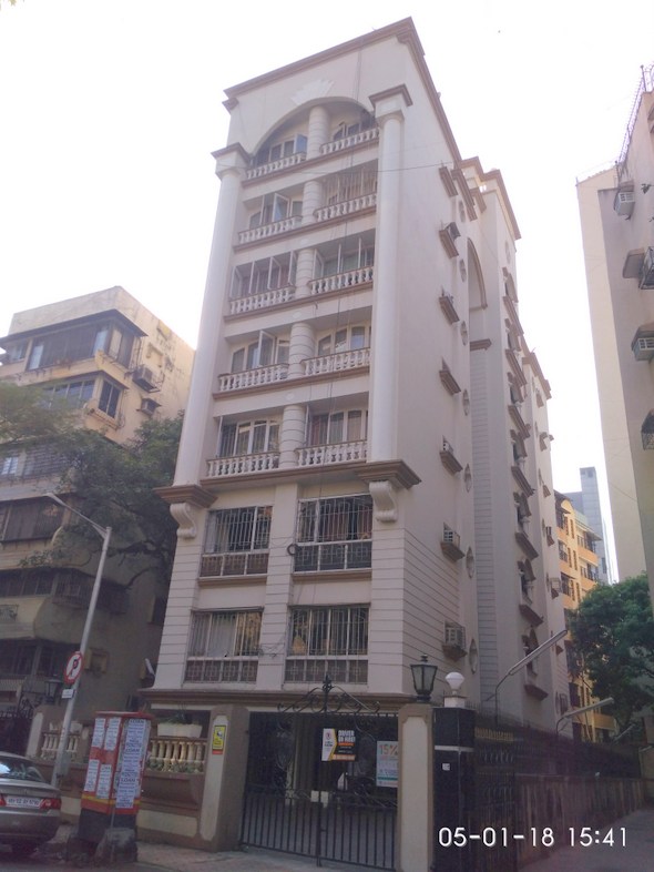 Le Mirage, Khar West