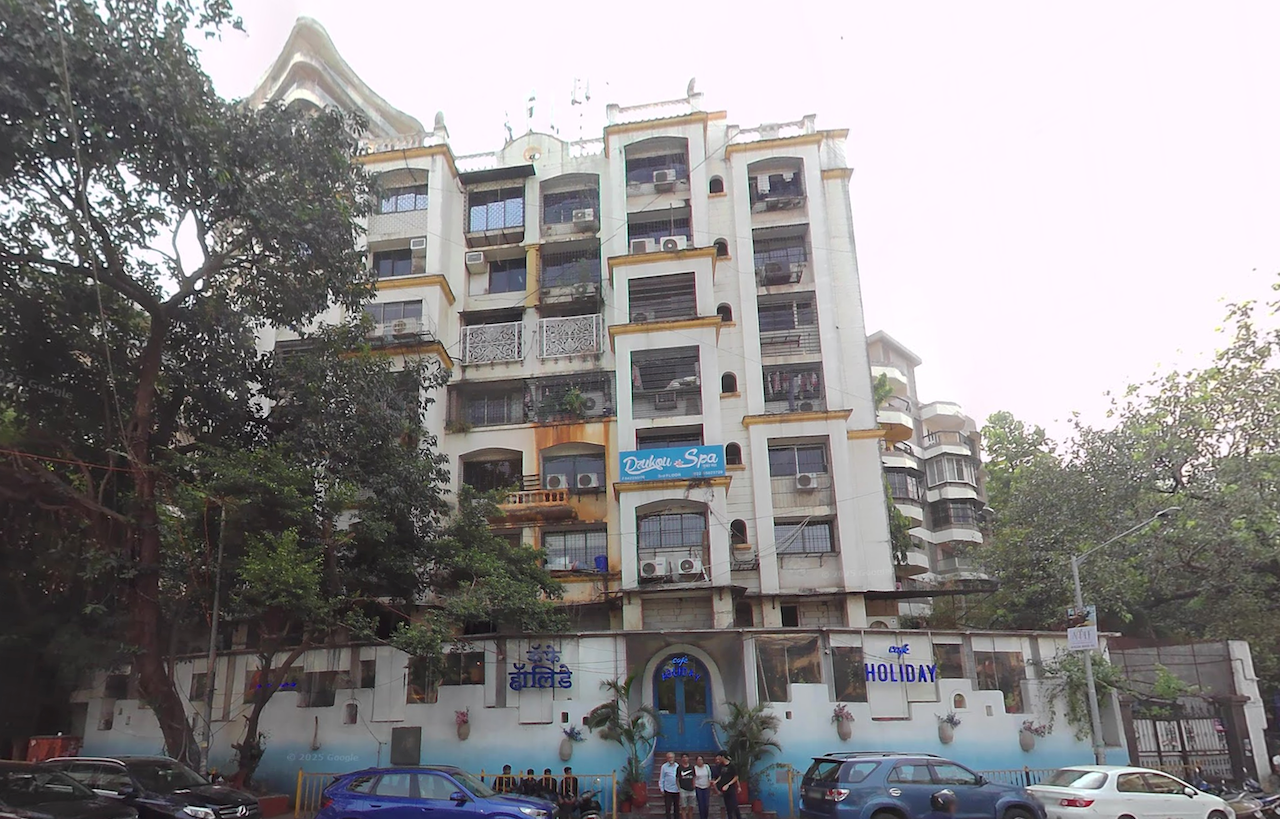 3 BHK Flats for Sale in Om Palace, Bandra West