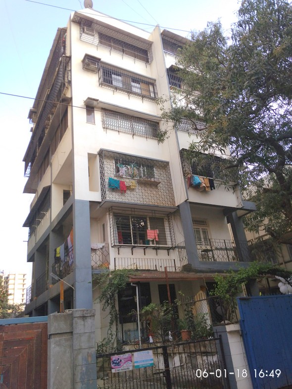 Urmi, Khar West