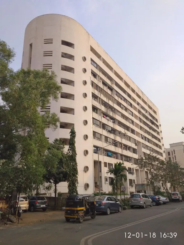 4 BHK Flats on Rent in Lake Side, Powai