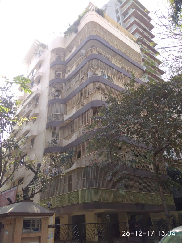 2 BHK Flats for Sale in Elron Garden, Bandra West