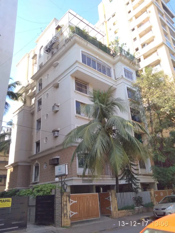 2 BHK Flats for Sale in Empress, Bandra West