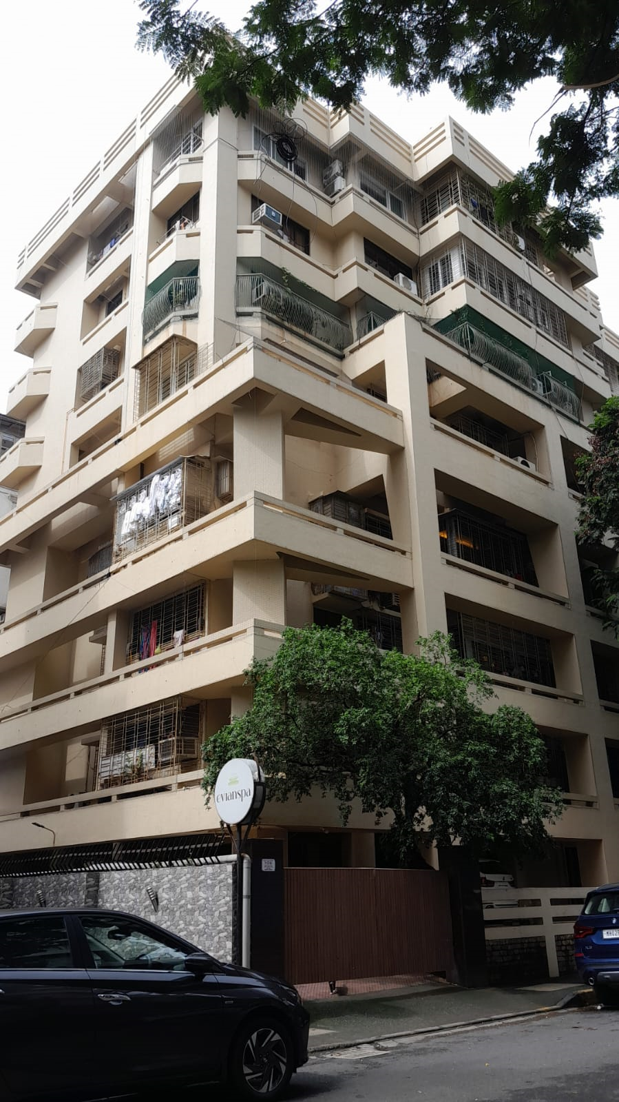 2 BHK Flats on Rent in Neel Sagar, Bandra West