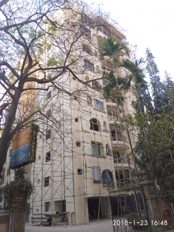 3 Flats for Sale in Exclusive, Santacruz West