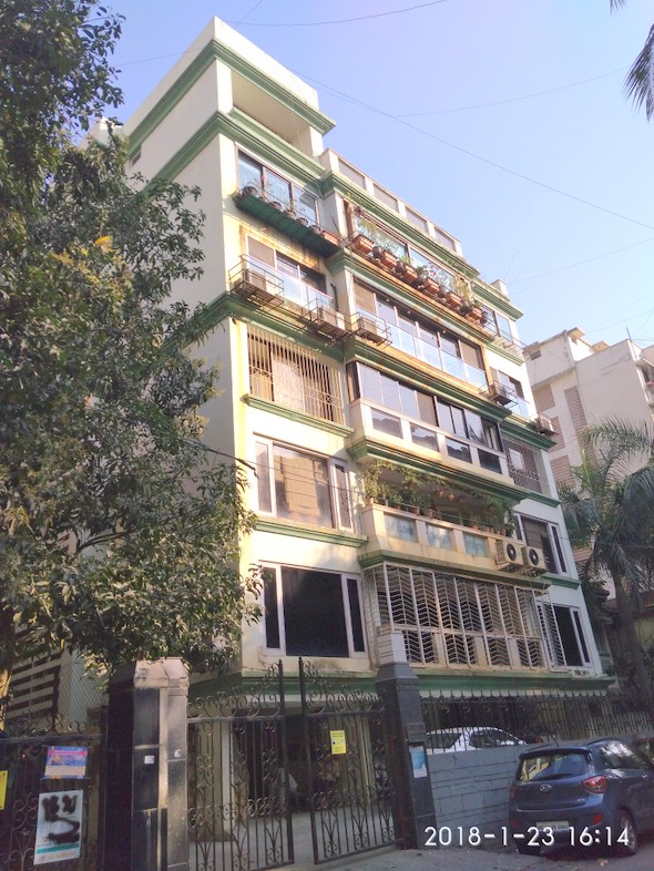 4 BHK Well Finished With Srtb, Santacruz West — for Rent