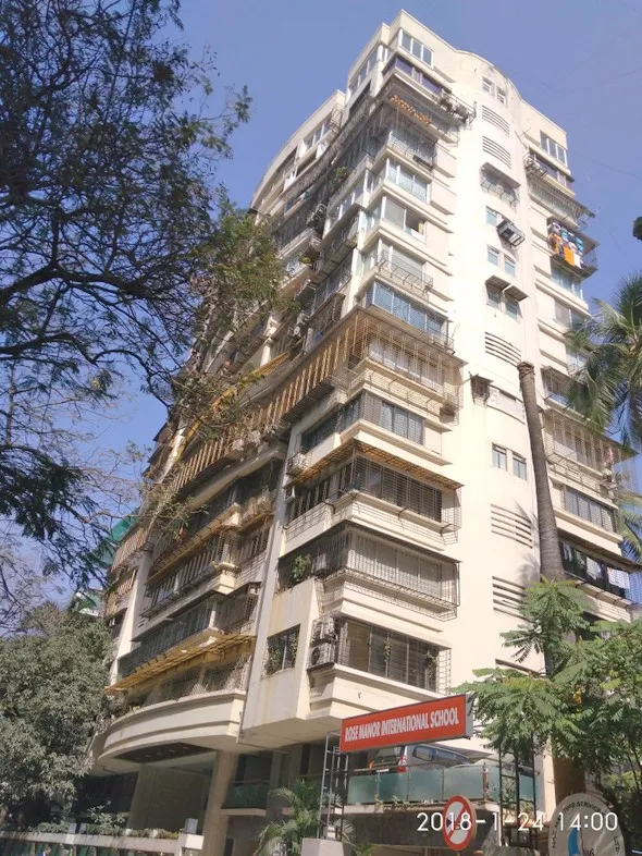4BHK Flats for Sale in Satguru Tower, Santacruz West