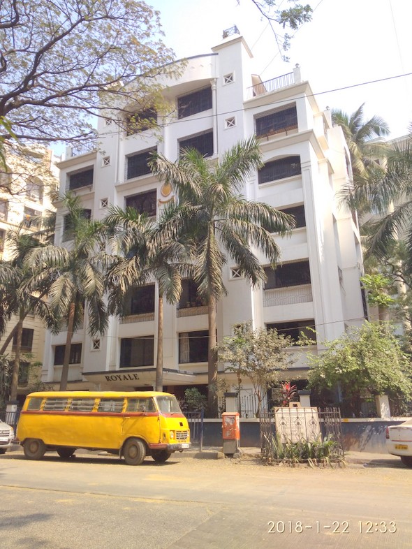 2 BHK Furnished in Royale Apartment , Santacruz West