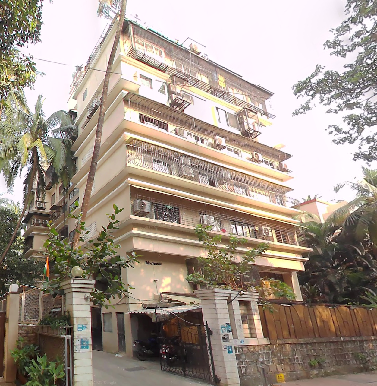 1 BHK Flats for Sale in Marinette, Bandra West