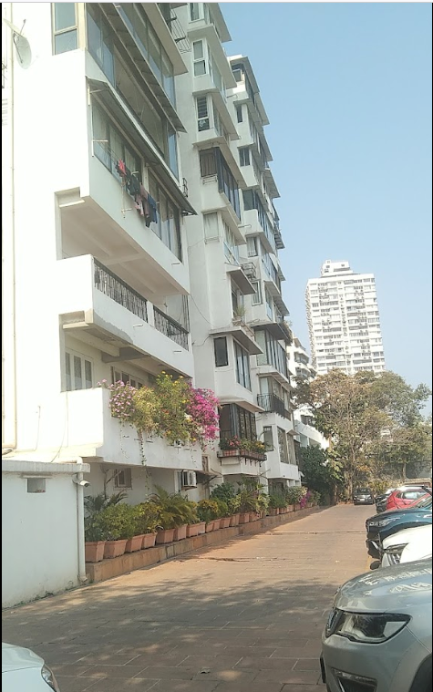 2 BHK Semi Furnished in Shangrila Building , Colaba