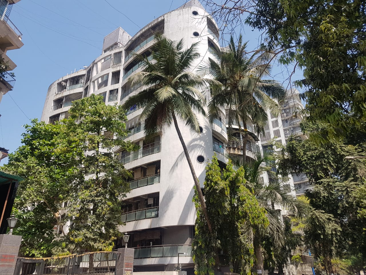 Suhas, Juhu