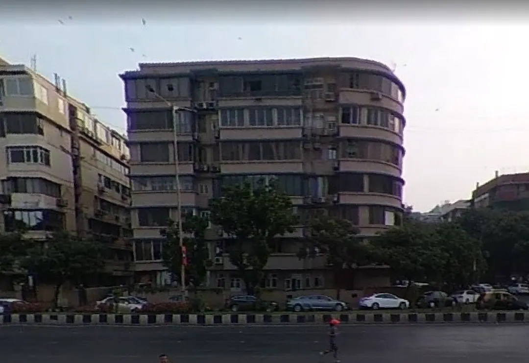 1 BHK Flats on Rent in Bharat Mahal, Marine Drive