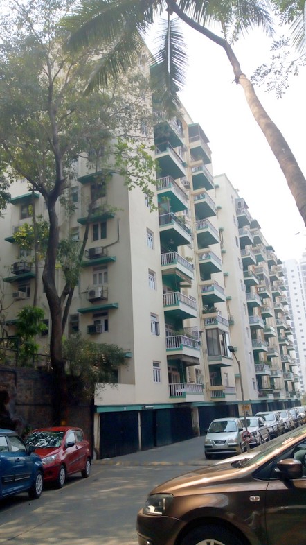 3 BHK Semi Furnished in Cumballa Crest , Peddar Road