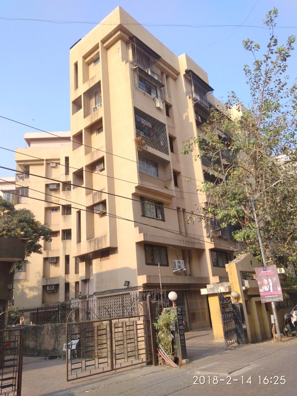 3 BHK Un Furnished in Cosmos Apartment , Andheri West