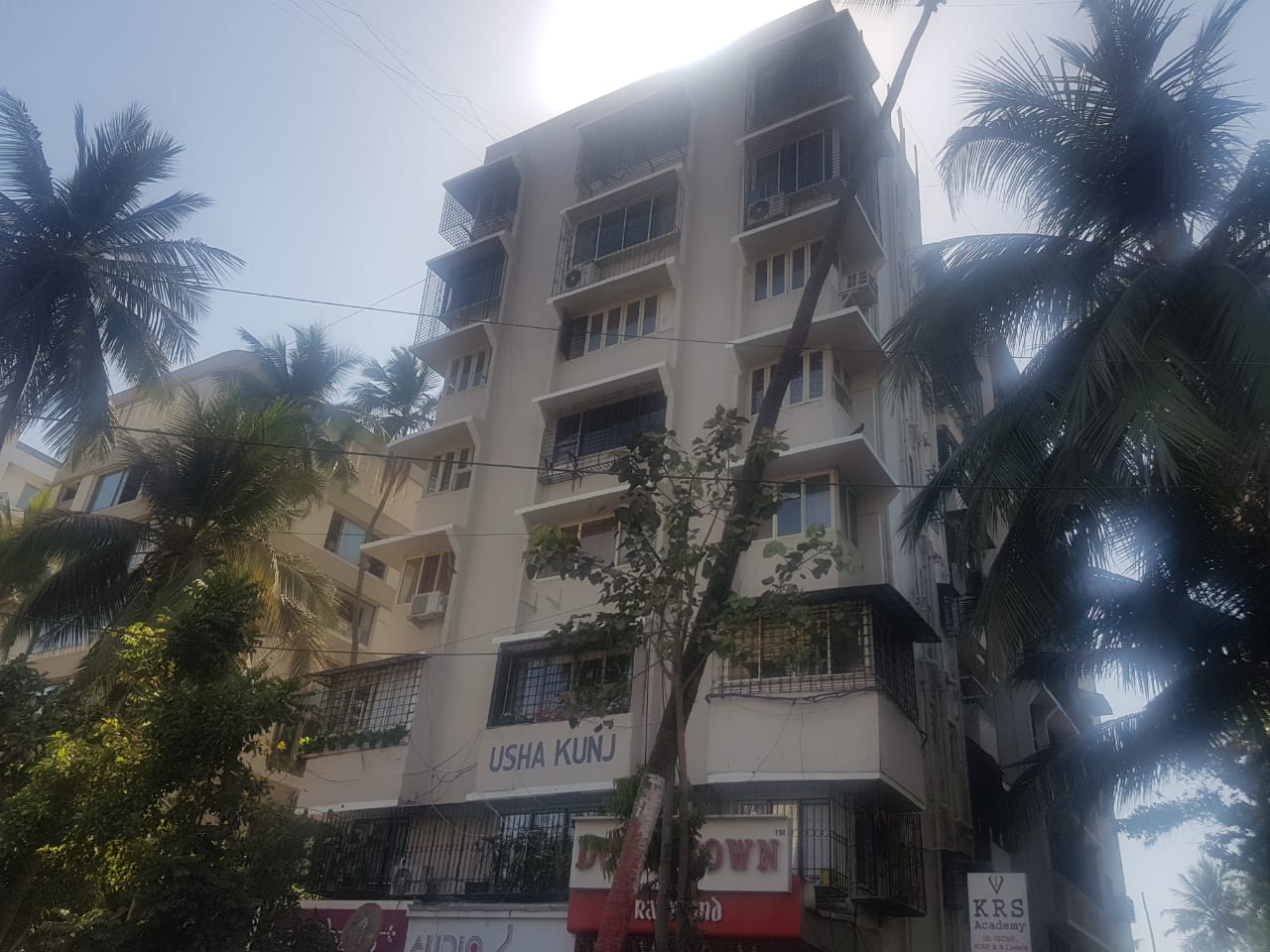 2 BHK Semi Furnished in Usha Kunj , Juhu